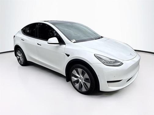 2022 Tesla Model Y Long Range Dual Motor All-Wheel Drive
