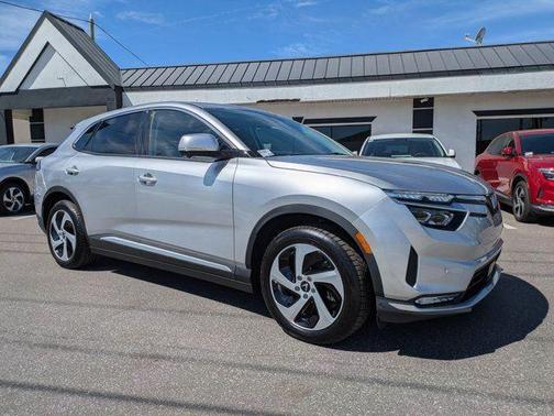 2025 VinFast VF 8 Eco