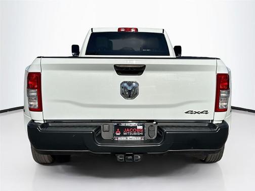 2022 RAM 3500 Tradesman Crew Cab 4x4 8' Box