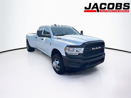 2022 RAM 3500 Tradesman Crew Cab 4x4 8' Box