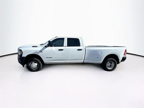 2022 RAM 3500 Tradesman Crew Cab 4x4 8' Box