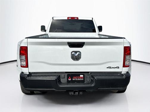 2022 RAM 3500 Tradesman Crew Cab 4x4 8' Box
