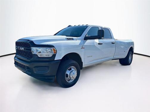 2022 RAM 3500 Tradesman Crew Cab 4x4 8' Box