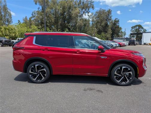 2025 Mitsubishi Outlander PHEV SEL