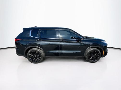 2023 Mitsubishi Outlander SE Black Edition 2WD