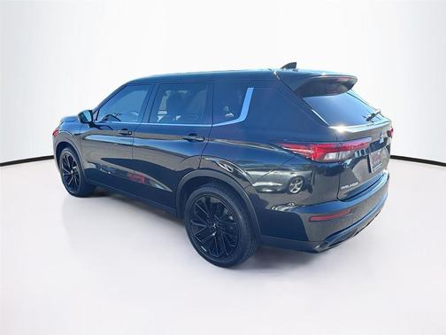 2023 Mitsubishi Outlander SE Black Edition 2WD