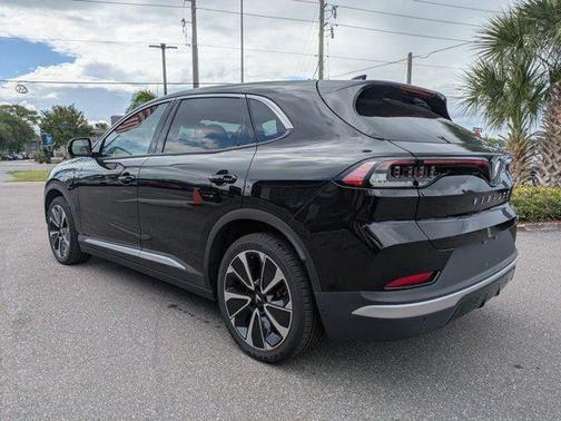 2024 VinFast VF 8 Plus