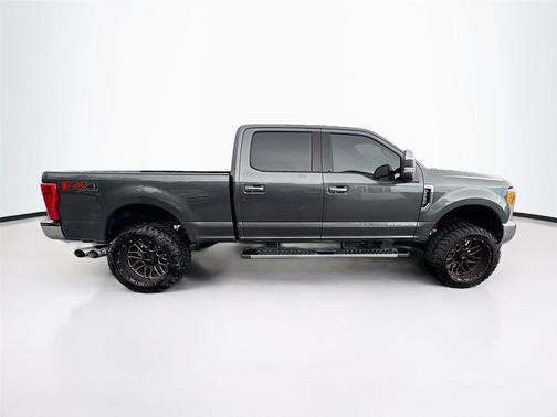 Magnetic Metallic 2017 Ford F-250 XLT