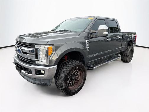 Magnetic Metallic 2017 Ford F-250 XLT