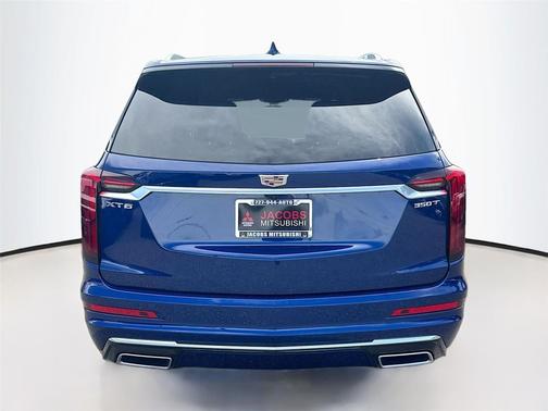 2024 Cadillac XT6 Luxury FWD