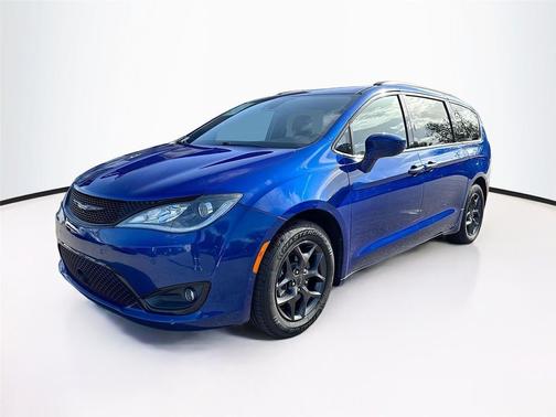 2018 Chrysler Pacifica Touring-L