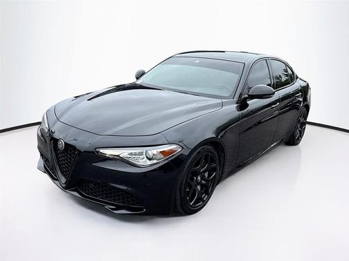 2021 Alfa Romeo Giulia Base