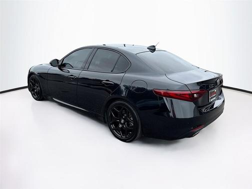 2021 Alfa Romeo Giulia Base