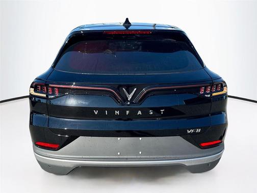 2025 VinFast VF 8 Plus