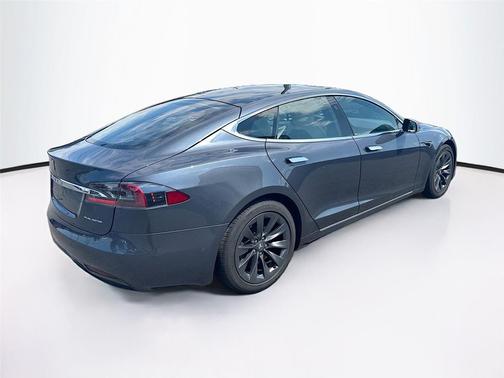 2020 Tesla Model S Long Range