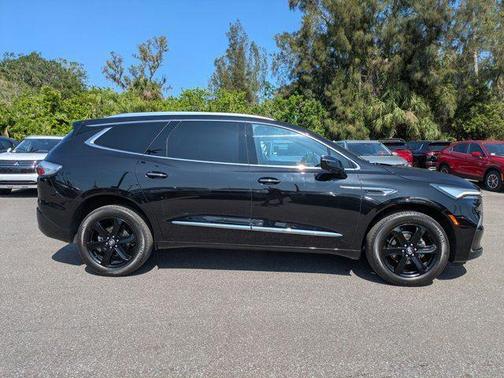 2023 Buick Enclave Essence FWD