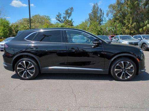 2025 VinFast VF 8 Plus