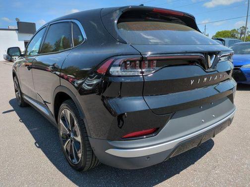 2025 VinFast VF 8 Plus
