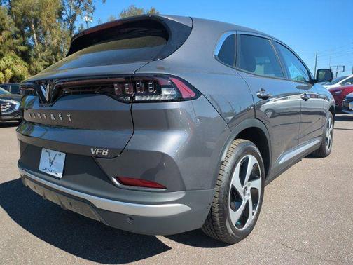 2025 VinFast VF 8 Eco