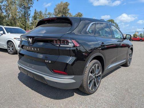 2025 VinFast VF 8 Plus