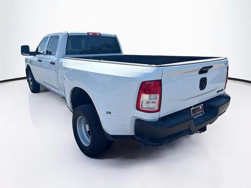 2024 RAM 3500 Tradesman Crew Cab 4x4 8' Box