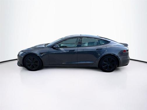 2022 Tesla Model S Plaid