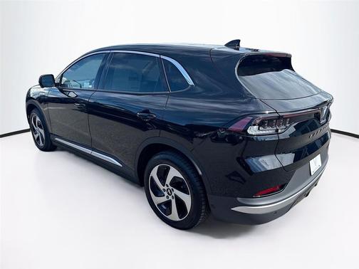 2025 VinFast VF 8 Eco