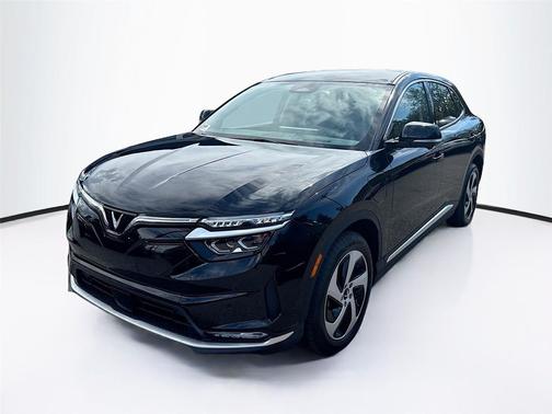 2025 VinFast VF 8 Eco