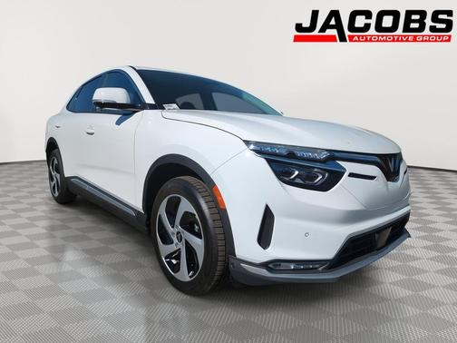 2025 VinFast VF 8 Eco