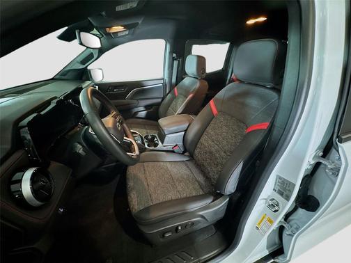 Summit White 2023 Chevrolet Colorado Z71
