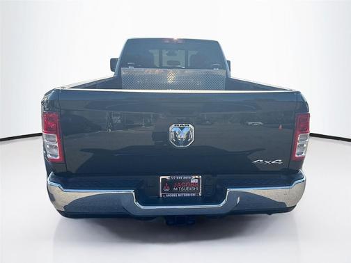 Diamond Black Crystal Pearlcoat 2024 RAM 3500 Tradesman Crew Cab 4x4 8' Box