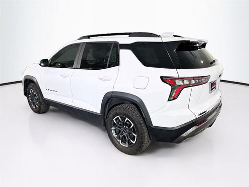 Polar White Tricoat 2026 Chevrolet Equinox FWD ACTIV