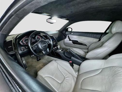 Blue 2009 Audi R8 5.2L
