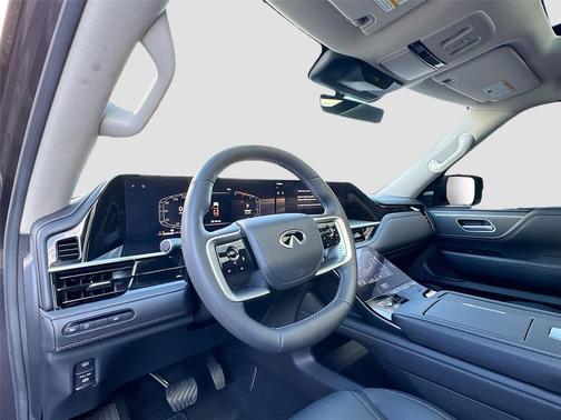 2025 INFINITI QX80 PURE