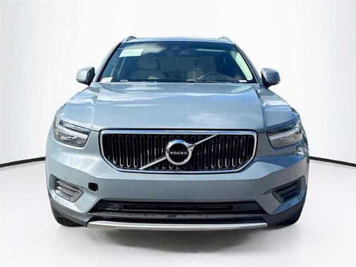 2020 Volvo XC40 T5 Momentum