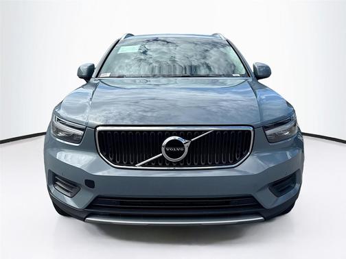2020 Volvo XC40 T5 Momentum