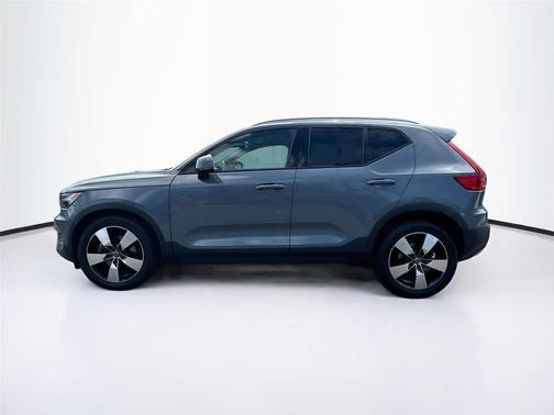 2020 Volvo XC40 T5 Momentum