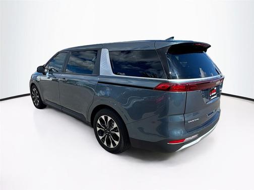 2023 Kia Carnival EX