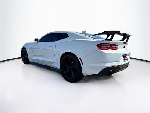 2021 Chevrolet Camaro RWD Coupe LT1