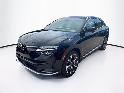 2025 VinFast VF 8 Plus