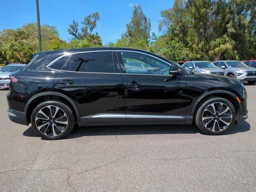 2025 VinFast VF 8 Plus