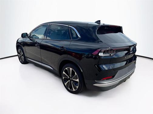 2025 VinFast VF 8 Plus