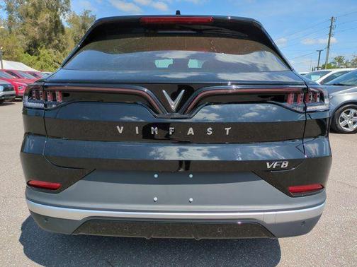 2025 VinFast VF 8 Plus