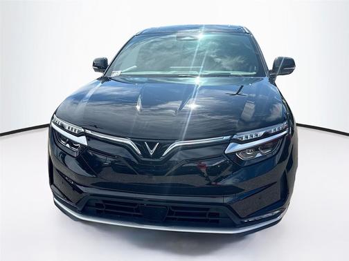 2025 VinFast VF 8 Plus