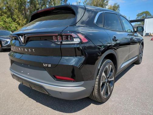 2025 VinFast VF 8 Plus