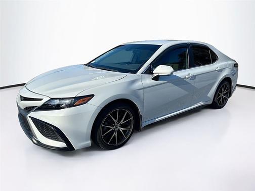 Ice Edge 2023 Toyota Camry SE