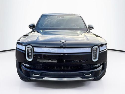 2024 Rivian R1S Adventure