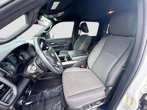 2024 RAM 3500 Big Horn Crew Cab 4x4 8' Box