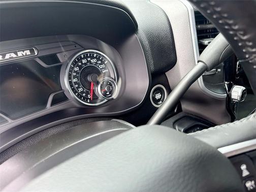 2024 RAM 3500 Big Horn Crew Cab 4x4 8' Box