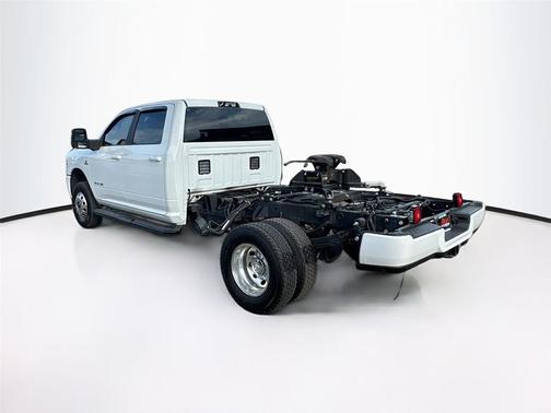 2024 RAM 3500 Big Horn Crew Cab 4x4 8' Box